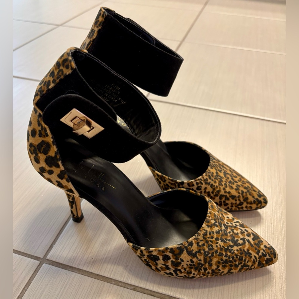 Nicole Miller Black and Leopard Print Heels